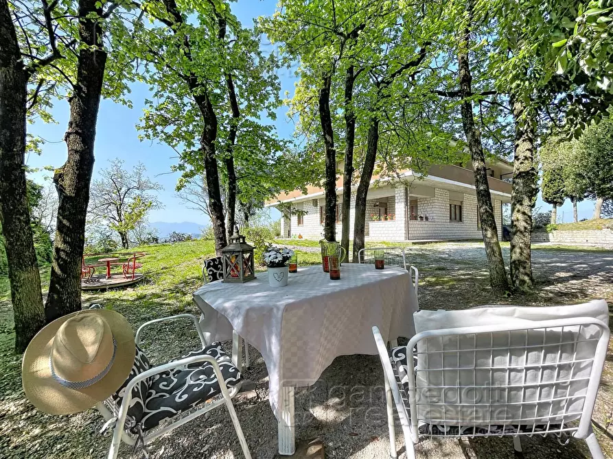 Immagine 67 di Villa in vendita  a Urbino