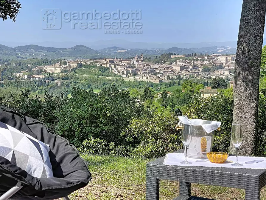 Immagine 88 di Villa in vendita  a Urbino