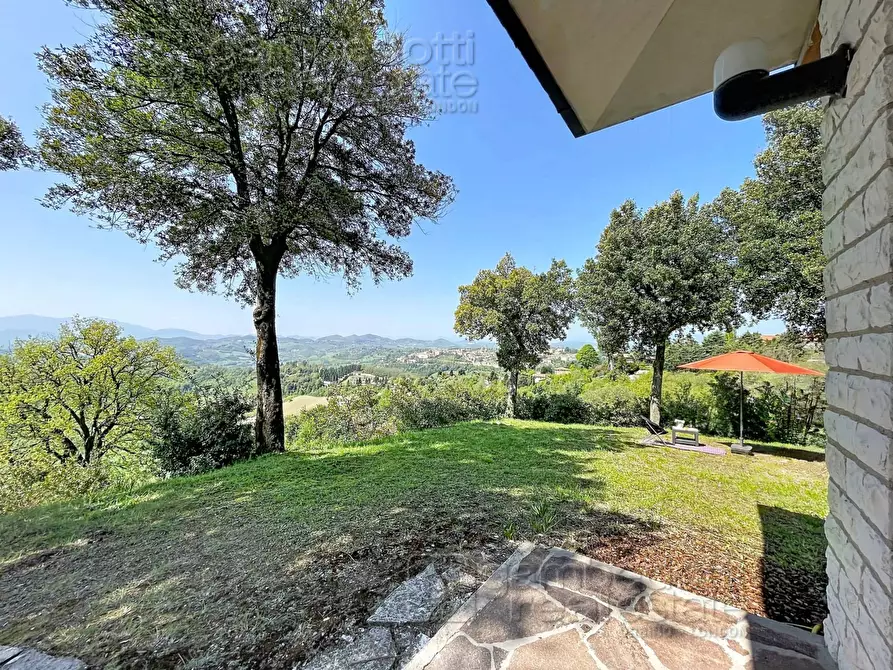 Immagine 85 di Villa in vendita  a Urbino