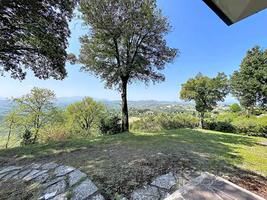 Immagine 75 di Villa in vendita  a Urbino