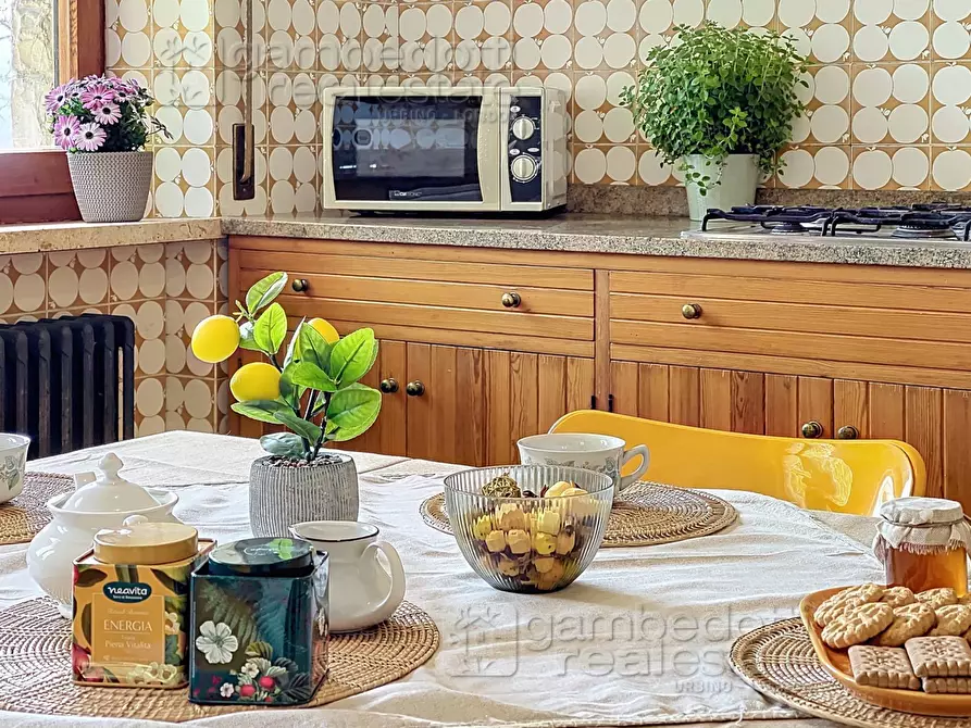 Immagine 57 di Villa in vendita  a Urbino