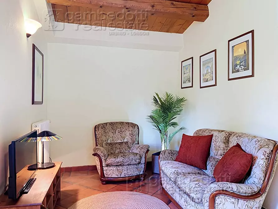 Immagine 9 di Appartamento in vendita  a Urbino