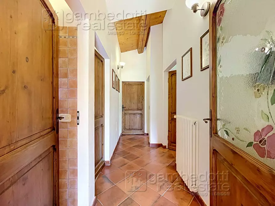 Immagine 16 di Appartamento in vendita  a Urbino