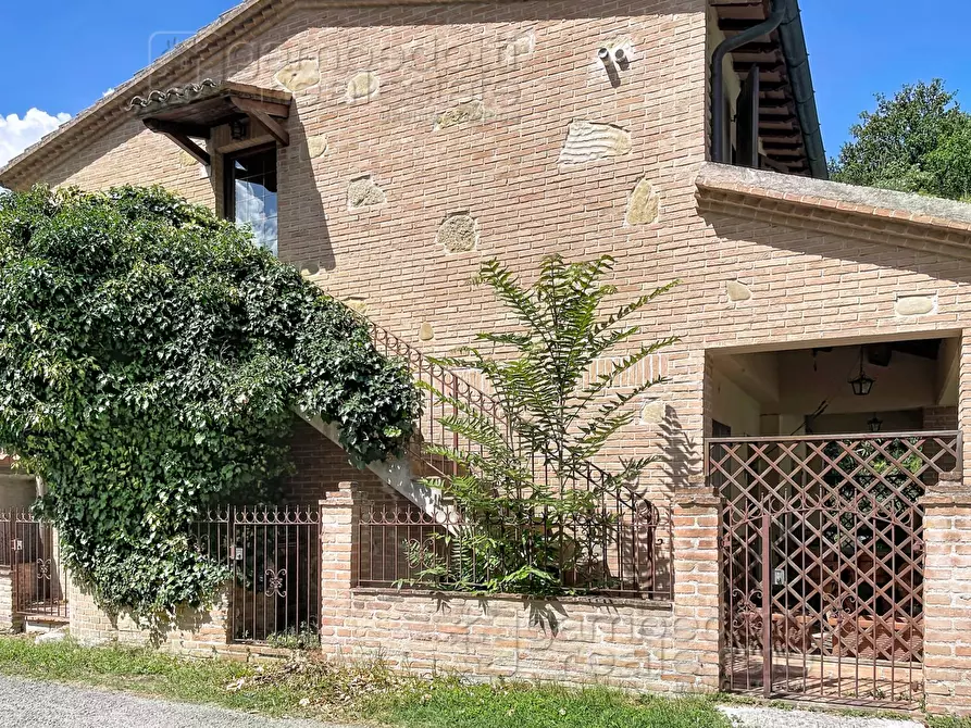 Immagine 1 di Appartamento in vendita  a Urbino
