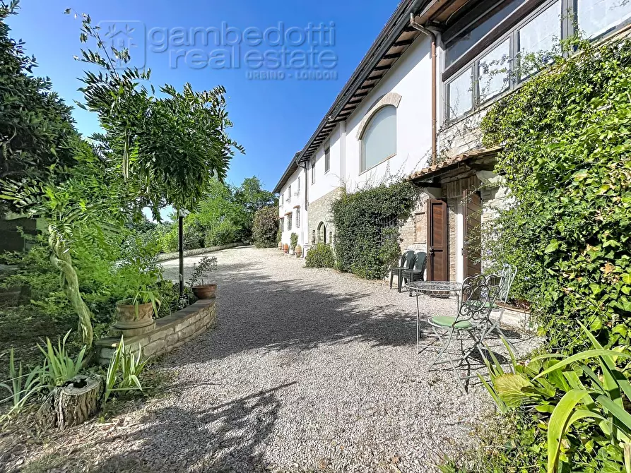 Immagine 79 di Villa in vendita  a Urbino