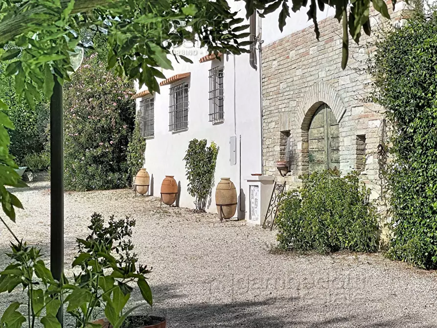 Immagine 80 di Villa in vendita  a Urbino