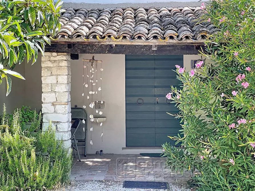 Immagine 47 di Villa in vendita  a Urbino