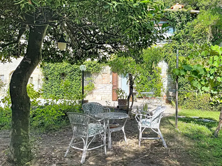 Immagine 82 di Villa in vendita  a Urbino