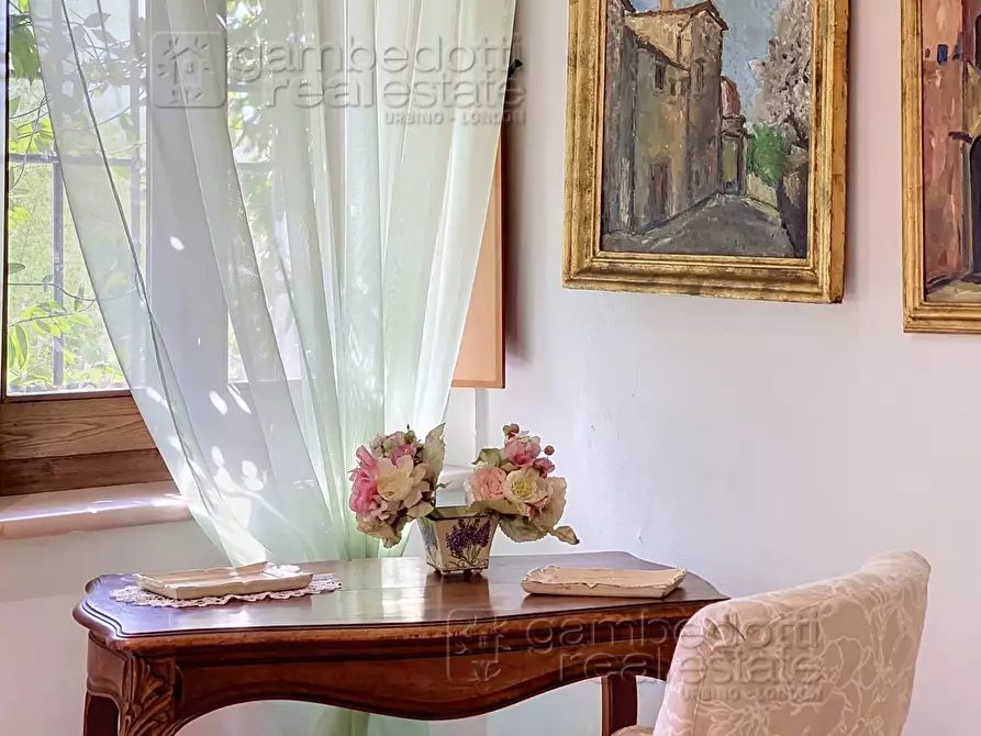 Immagine 76 di Villa in vendita  a Urbino