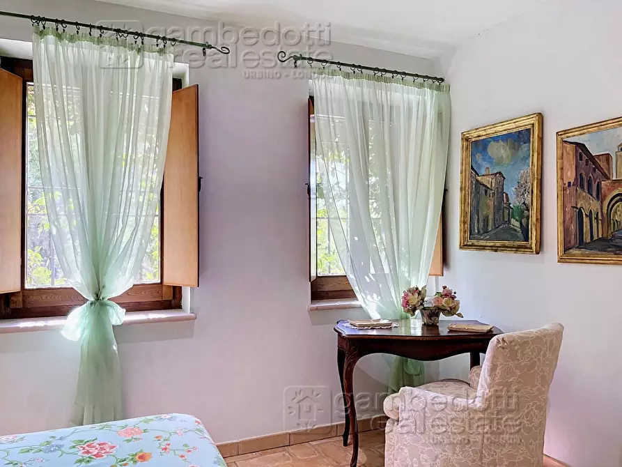 Immagine 75 di Villa in vendita  a Urbino