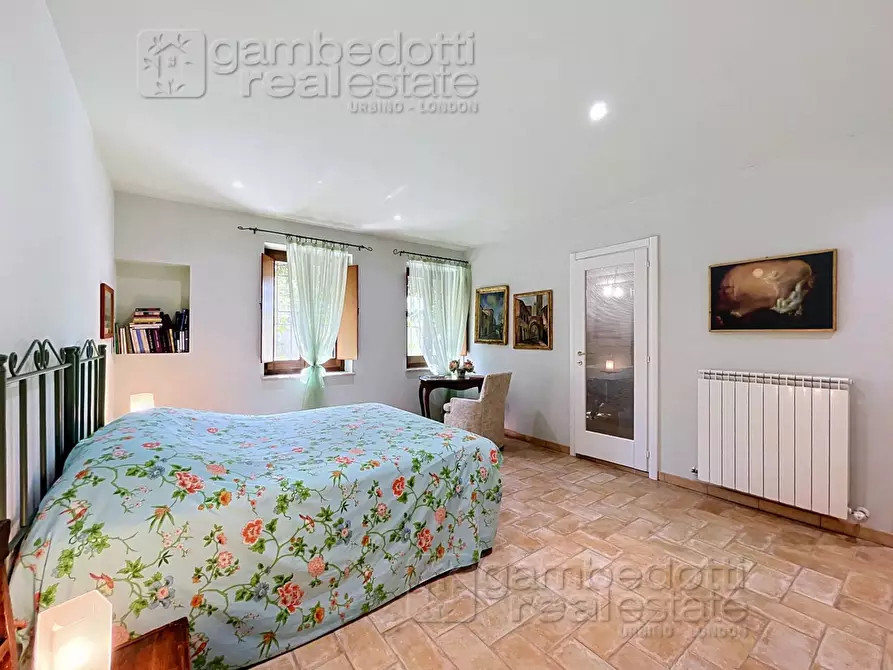 Immagine 74 di Villa in vendita  a Urbino