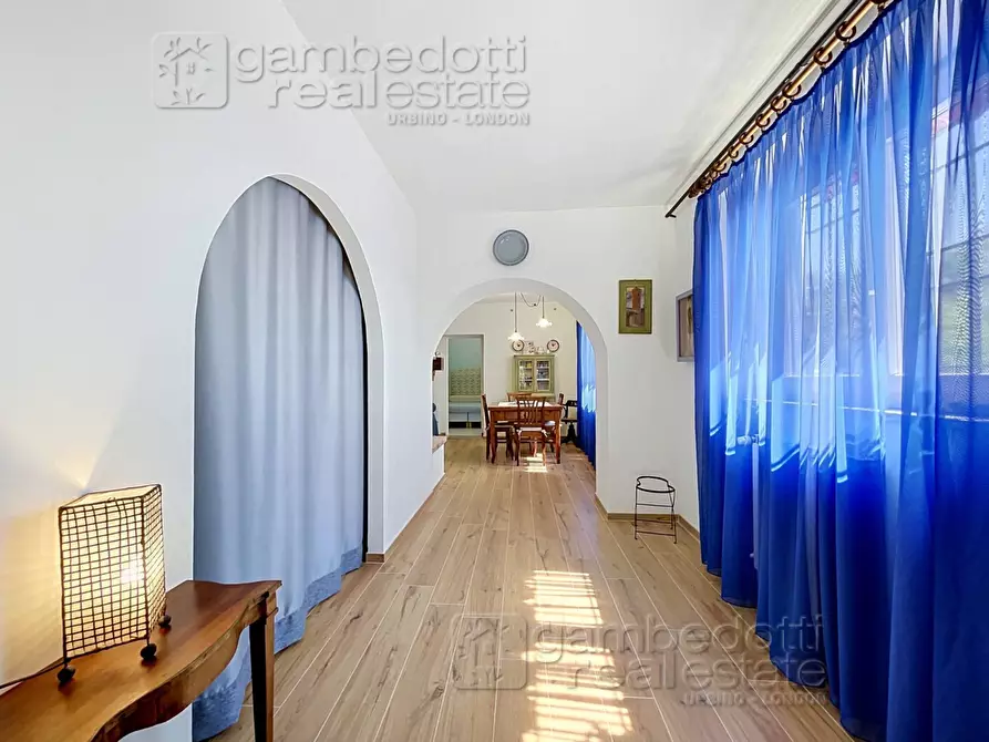 Immagine 49 di Villa in vendita  a Urbino