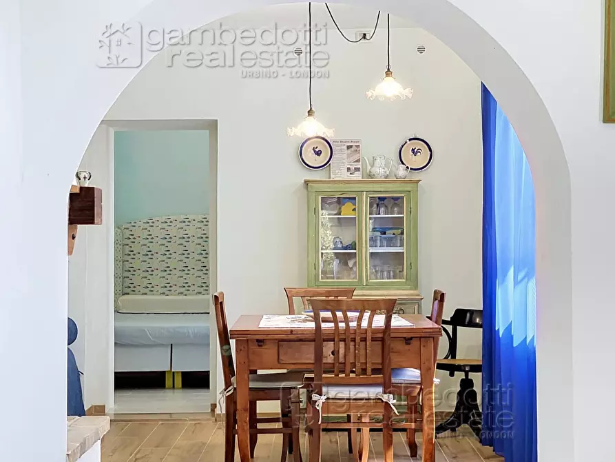 Immagine 50 di Villa in vendita  a Urbino