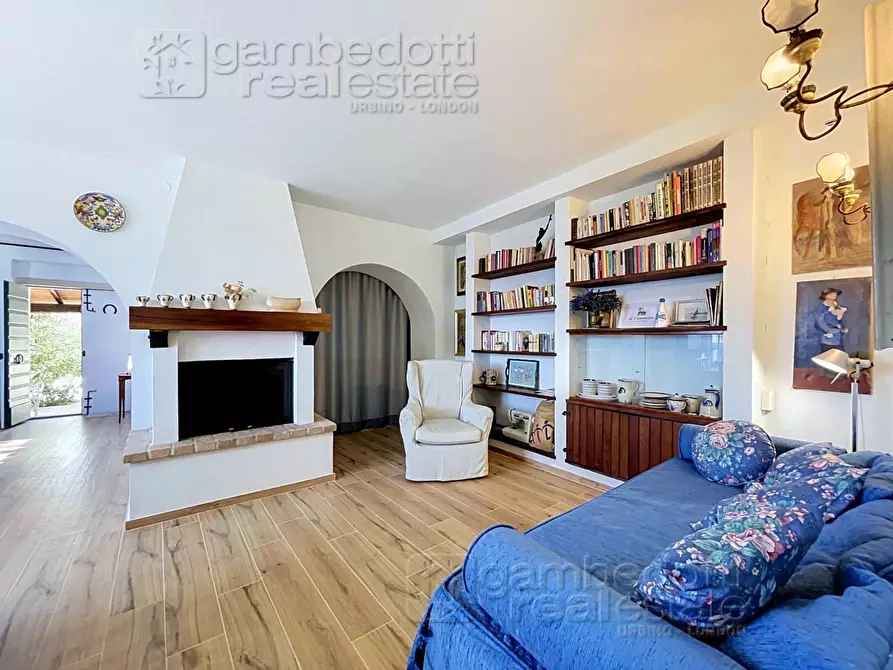 Immagine 53 di Villa in vendita  a Urbino