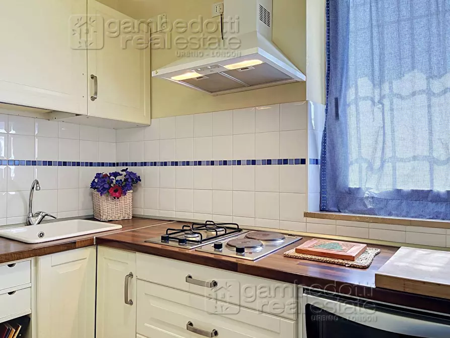 Immagine 59 di Villa in vendita  a Urbino