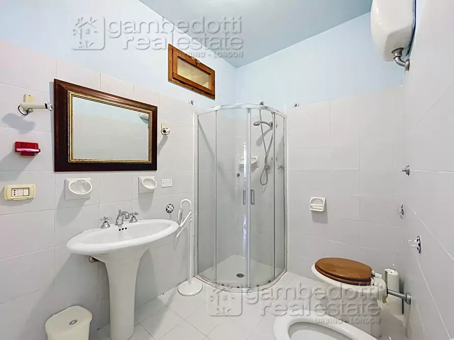 Immagine 60 di Villa in vendita  a Urbino