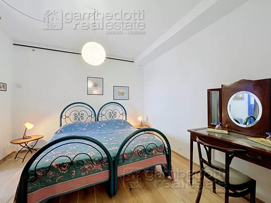 Immagine 56 di Villa in vendita  a Urbino