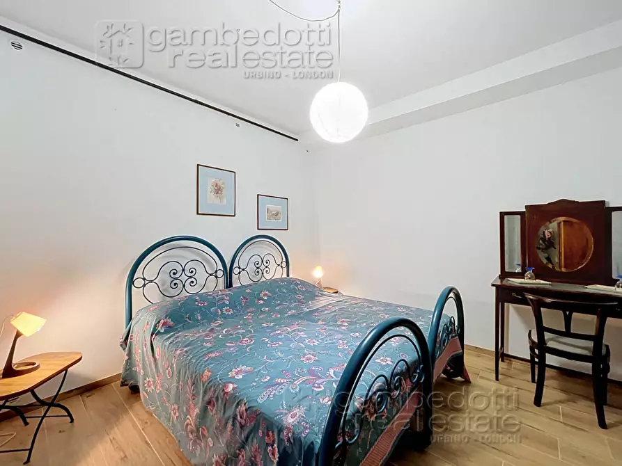 Immagine 57 di Villa in vendita  a Urbino