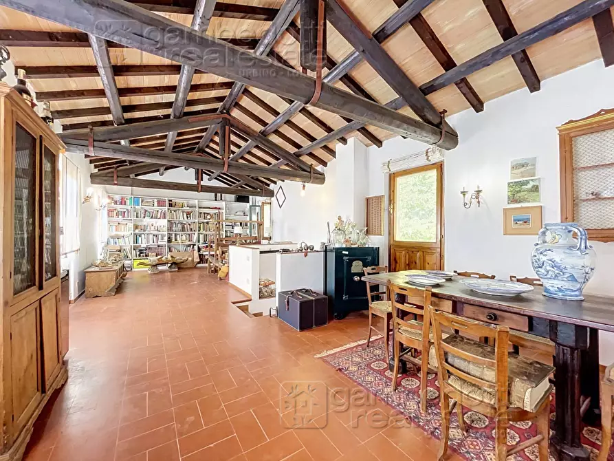 Immagine 28 di Villa in vendita  a Urbino