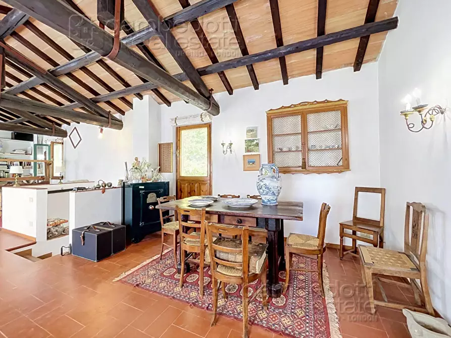 Immagine 29 di Villa in vendita  a Urbino