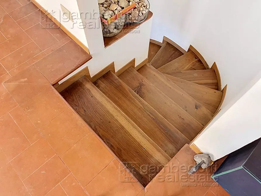 Immagine 27 di Villa in vendita  a Urbino