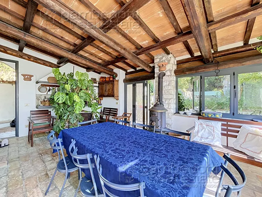 Immagine 39 di Villa in vendita  a Urbino