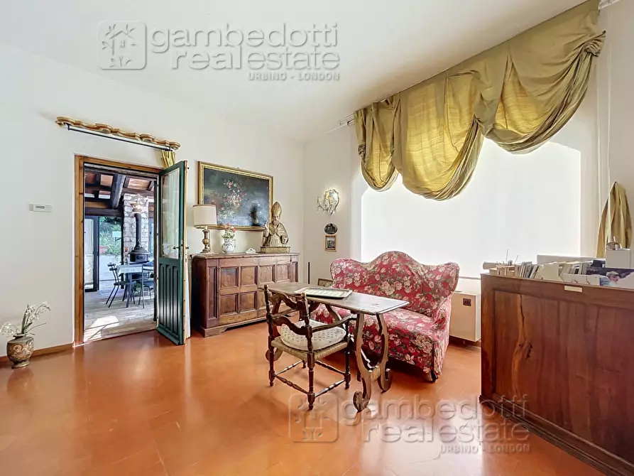 Immagine 31 di Villa in vendita  a Urbino