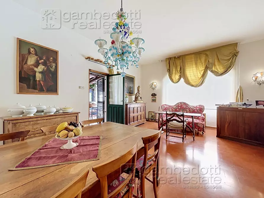 Immagine 36 di Villa in vendita  a Urbino