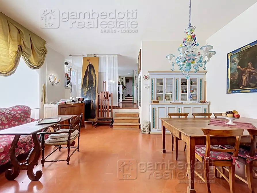 Immagine 33 di Villa in vendita  a Urbino