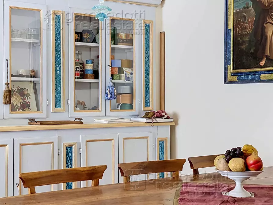 Immagine 35 di Villa in vendita  a Urbino