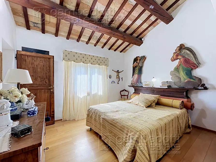 Immagine 16 di Villa in vendita  a Urbino
