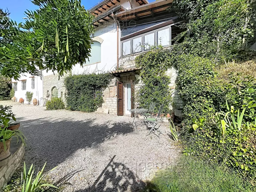 Immagine 86 di Villa in vendita  a Urbino