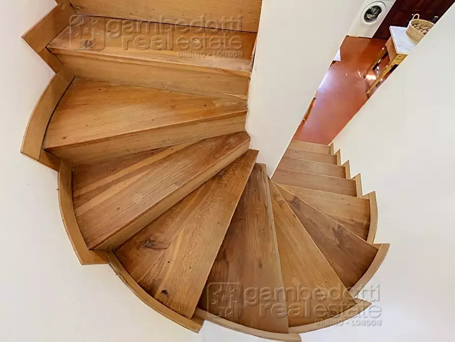 Immagine 26 di Villa in vendita  a Urbino