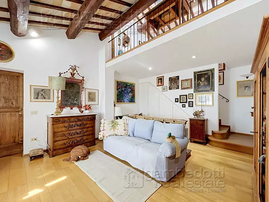 Immagine 21 di Villa in vendita  a Urbino