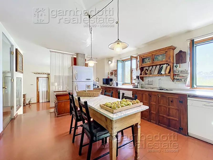 Immagine 9 di Villa in vendita  a Urbino