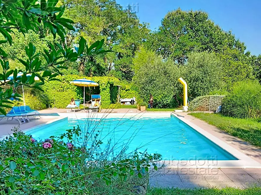 Immagine 96 di Villa in vendita  a Urbino