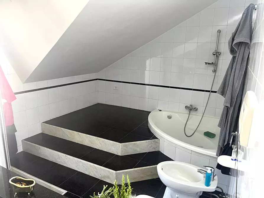 Immagine 16 di Appartamento in vendita  in Via Innamorati 100 a Giugliano In Campania