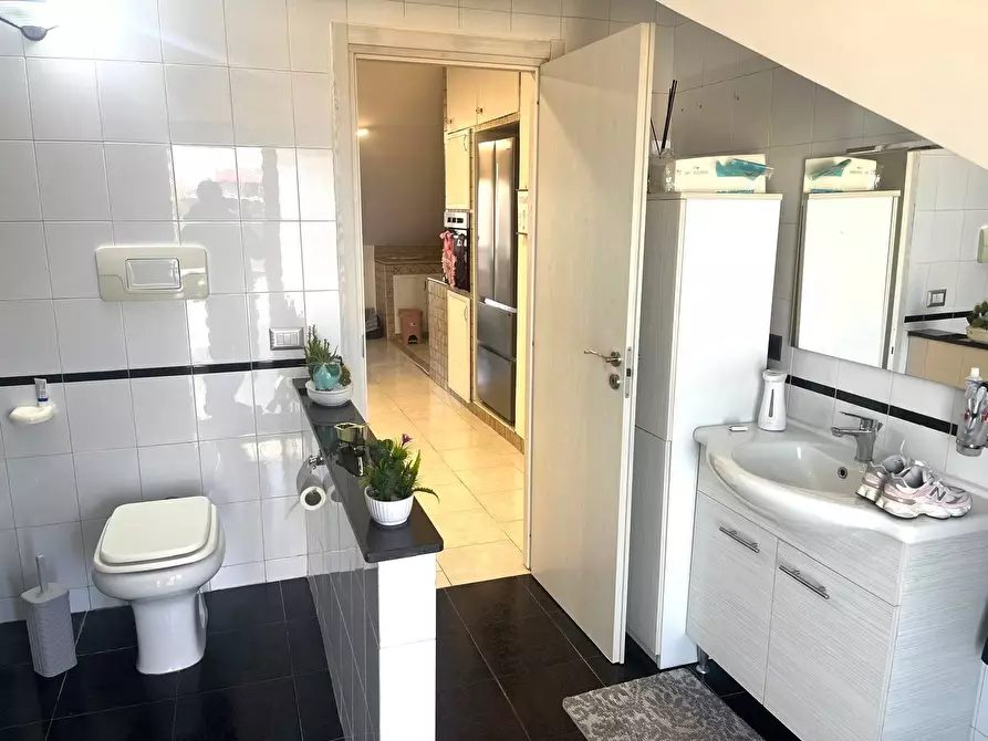 Immagine 17 di Appartamento in vendita  in Via Innamorati 100 a Giugliano In Campania