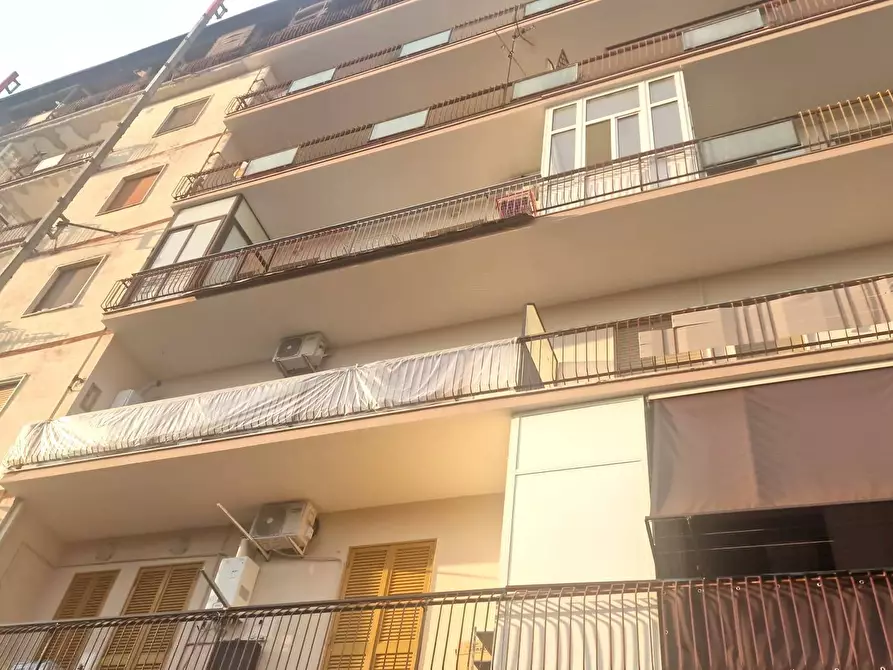 Immagine 1 di Appartamento in vendita  in via Gambardella 1 a Napoli