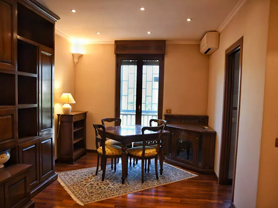 Immagine 1 di Appartamento in vendita  in Via Rosa Gattorno 41 a Roma