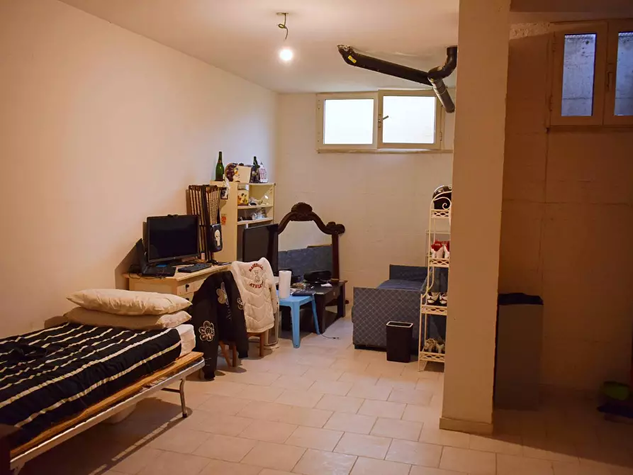 Immagine 2 di Magazzino in vendita  in via lord baden powell a San Benedetto Del Tronto