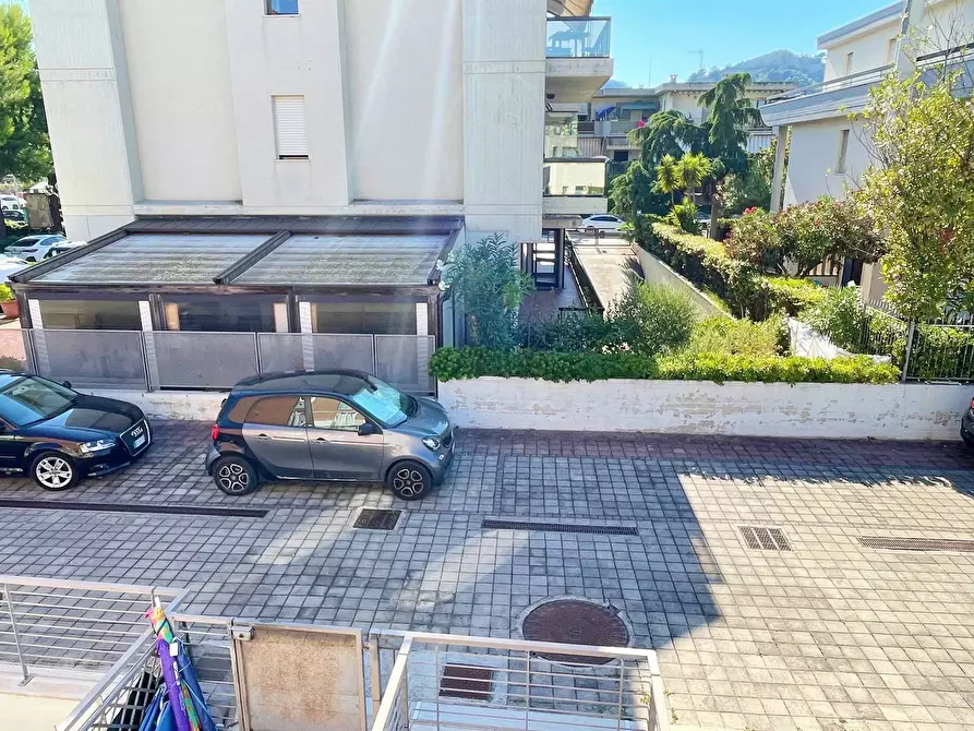 Immagine 11 di Attico in vendita  in lungomare alcide de gasperi a Grottammare