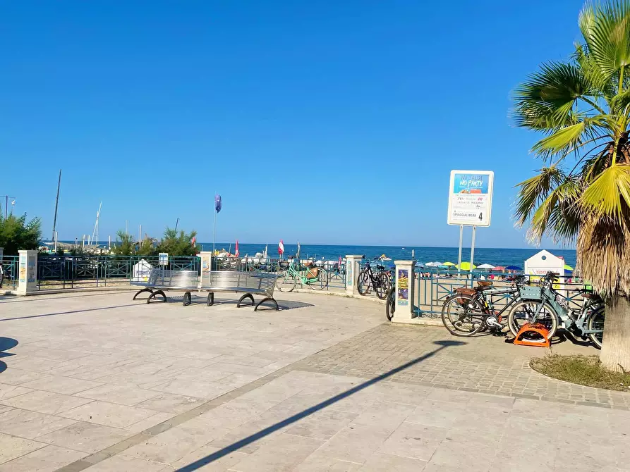 Immagine 38 di Attico in vendita  in lungomare alcide de gasperi a Grottammare