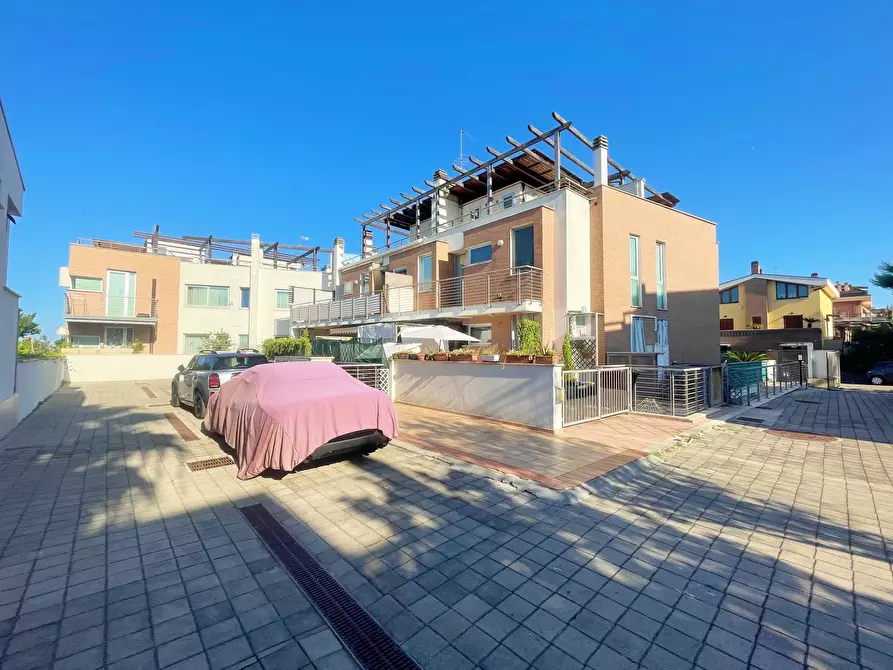 Immagine 41 di Attico in vendita  in lungomare alcide de gasperi a Grottammare