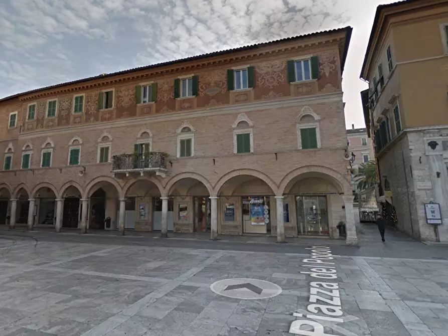 Immagine 1 di Appartamento in vendita  in piazza del popolo a Ascoli Piceno