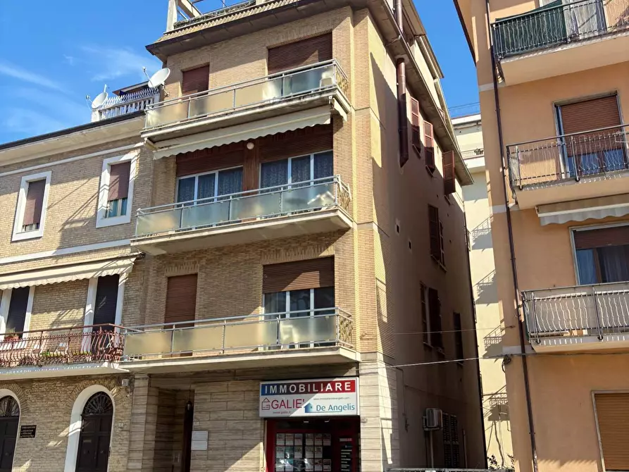 Immagine 9 di Attico in vendita  in via moretti 67 a San Benedetto Del Tronto