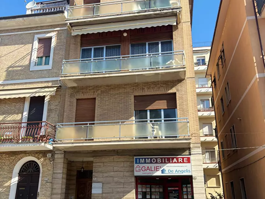 Immagine 14 di Attico in vendita  in via moretti 67 a San Benedetto Del Tronto