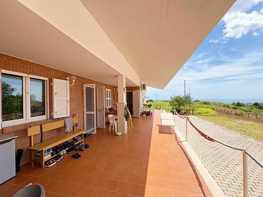 Immagine 3 di Villa in vendita  in strada vicinale della viscontessa 1 a San Benedetto Del Tronto