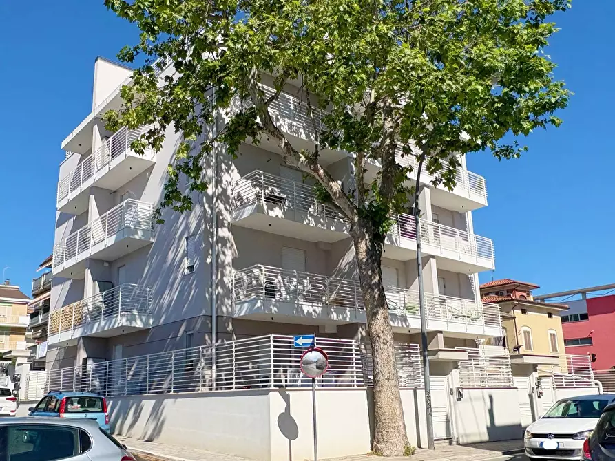 Immagine 14 di Appartamento in vendita  in via prati a San Benedetto Del Tronto