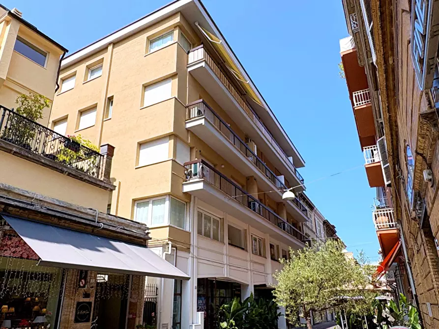 Immagine 32 di Appartamento in vendita  in via xx settembre 15 a San Benedetto Del Tronto